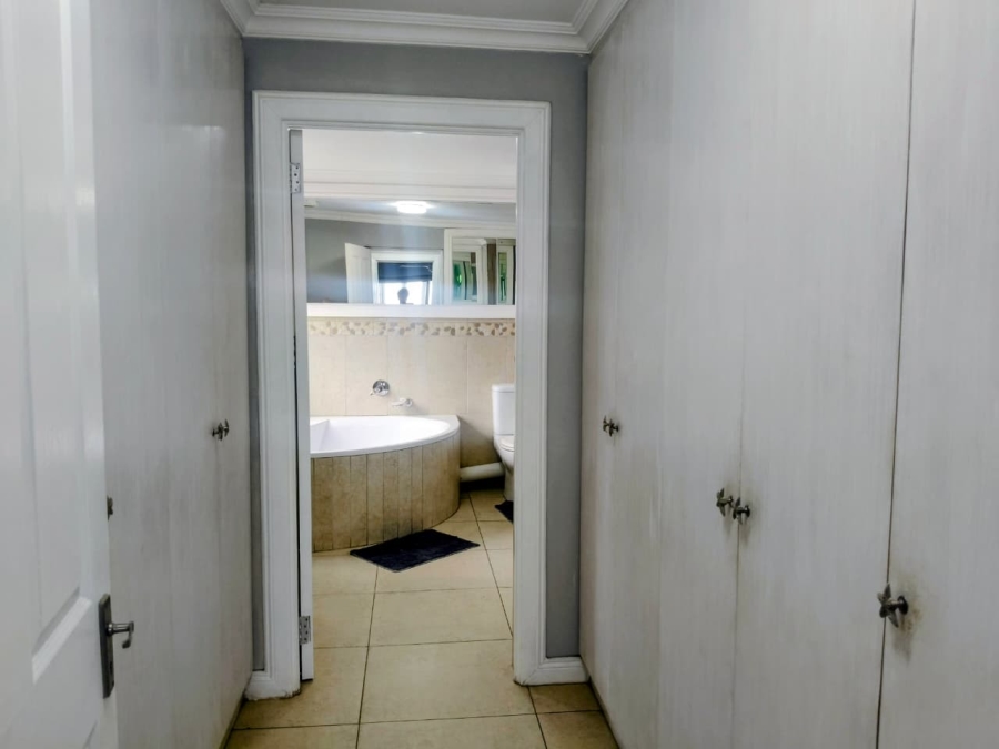 3 Bedroom Property for Sale in Jeffreys Bay Central Eastern Cape